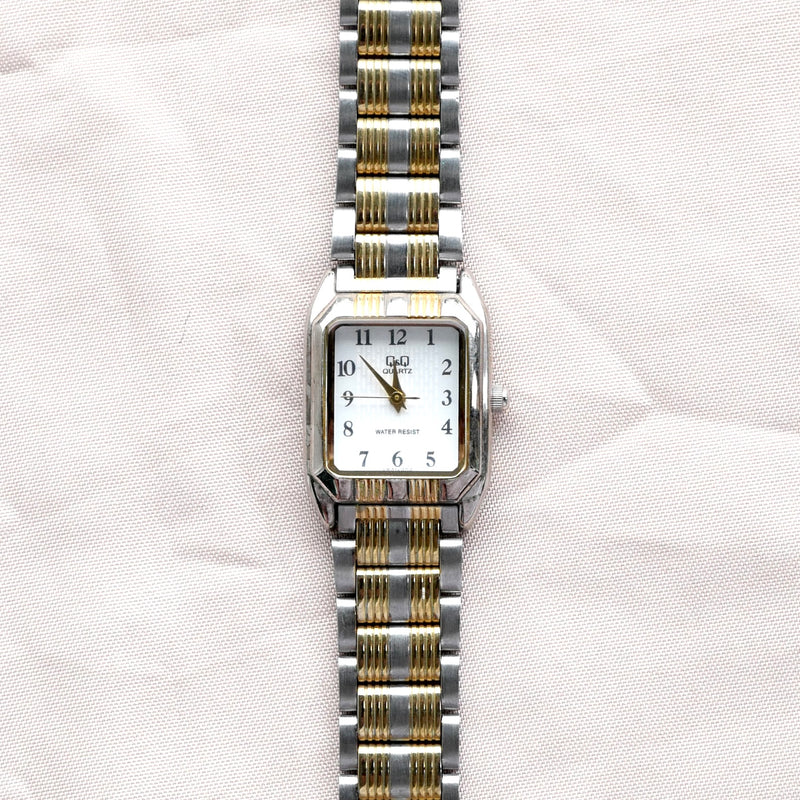 Q&Q Two-Tone